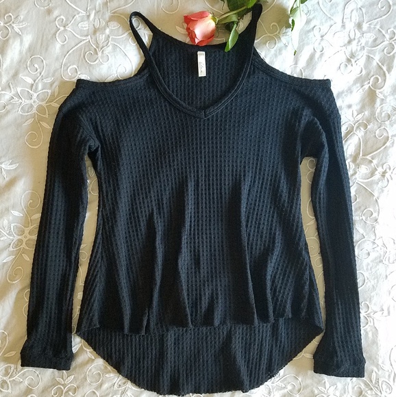 Elan Tops - 🌹Elan Soft Black Cold Shoulder V Neck Tunic Small